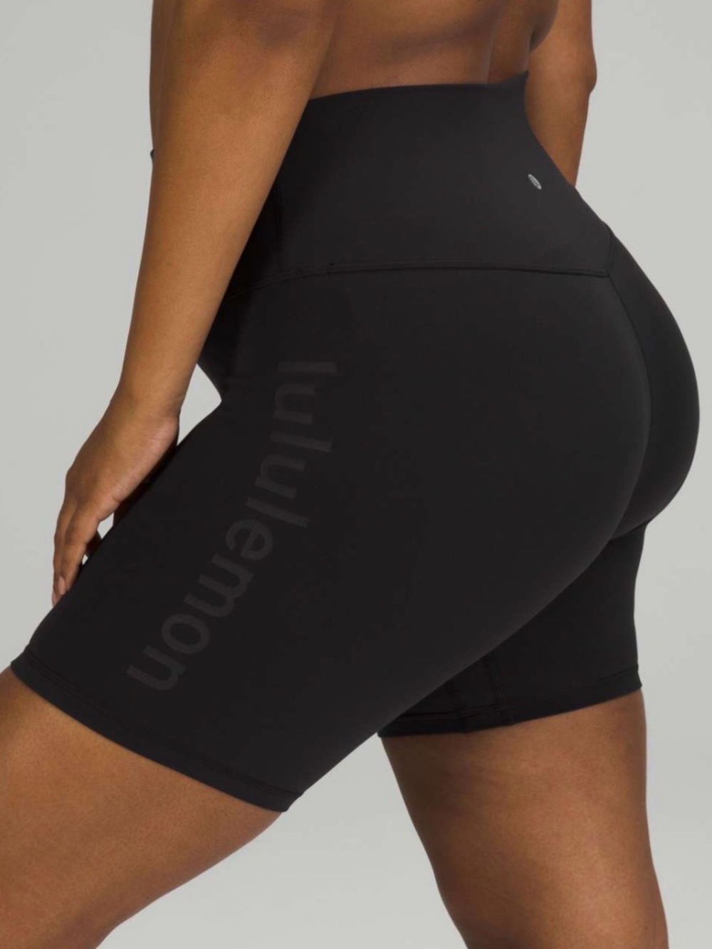 Lululemon Align High-Rise Short 8" *Logo
Black